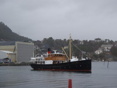 Avgang frå Jensaneset onsdags morgon. Foto Gerhard Bakke