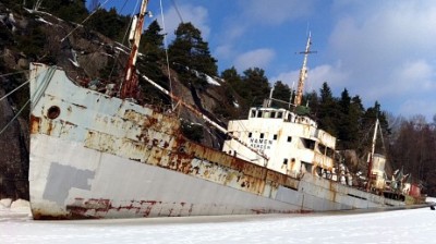 M/S Hamen etter å ha sunke i vinter. Foto Pål Andersen/NRK